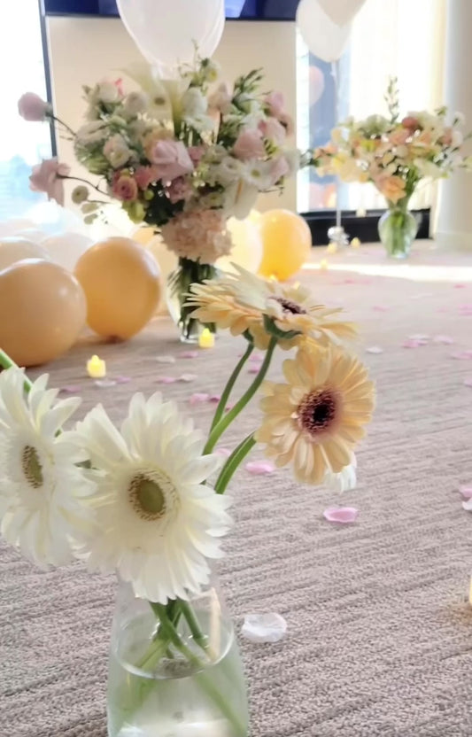 You are my destiny Flower & Balloon Bundle Set Up