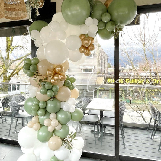 Eucalyptus Greenery Balloon Set Up (Needs to attach onto a wall or backdrop)