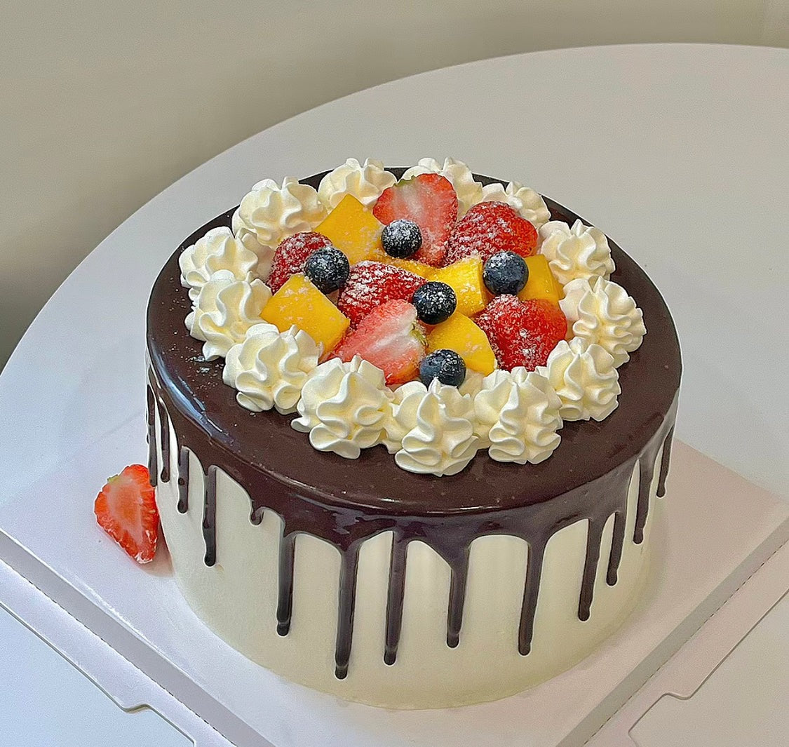 Classic family fruits cake