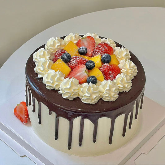 Classic family fruits cake