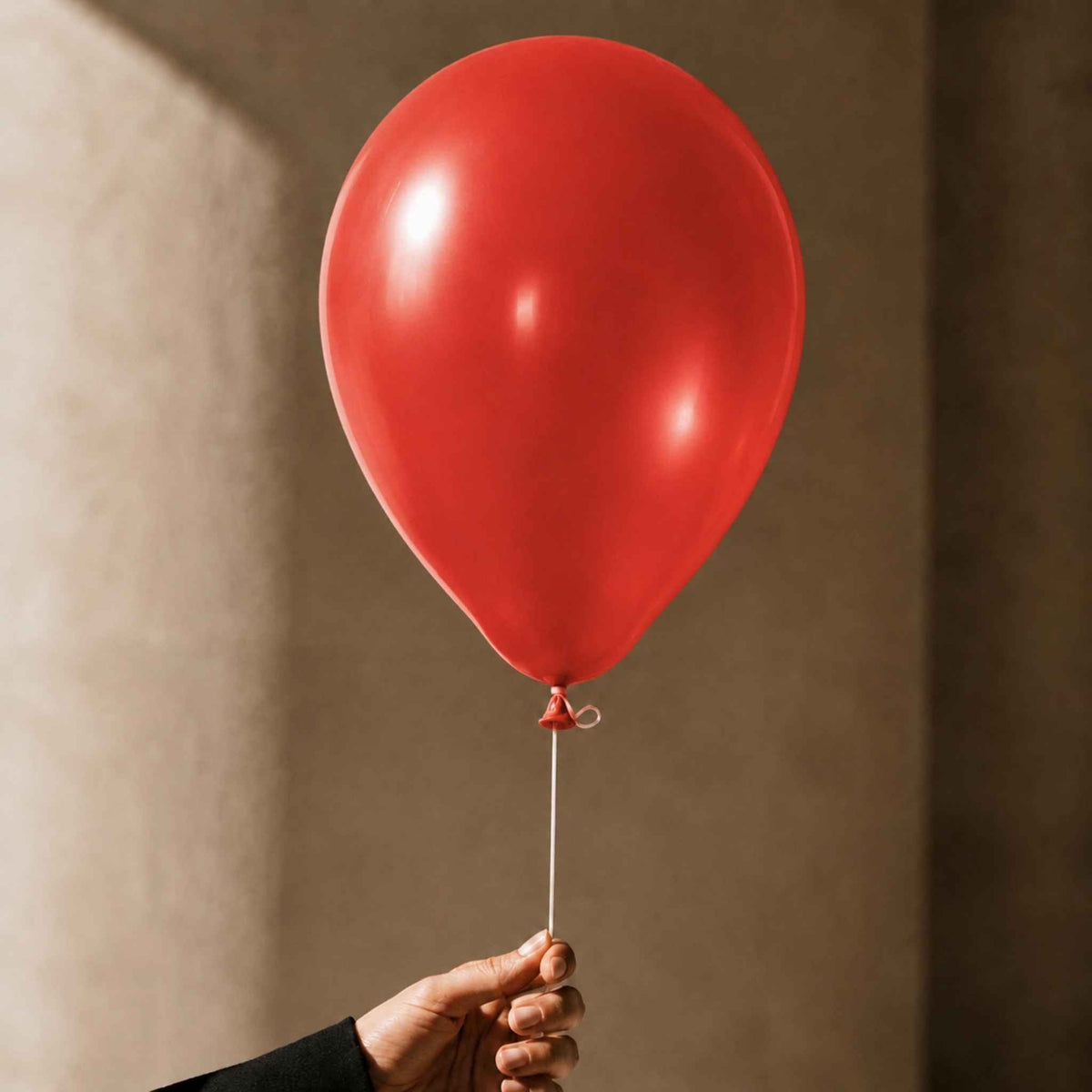11-Inch Red Helium Balloon – Bold & Classic Party Decor