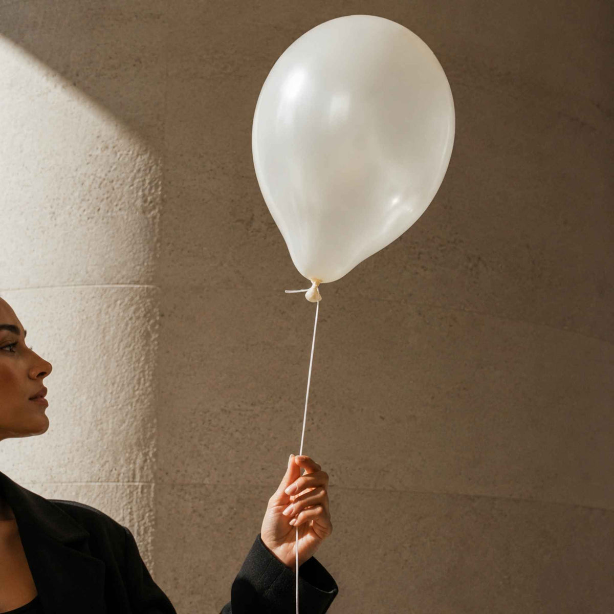11-Inch White Helium Balloon